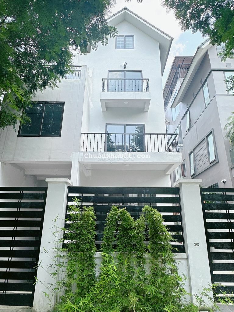 Cho thuê biệt thự An Khang, Dương Nội: 200m2, 1 hầm, 4 tầng