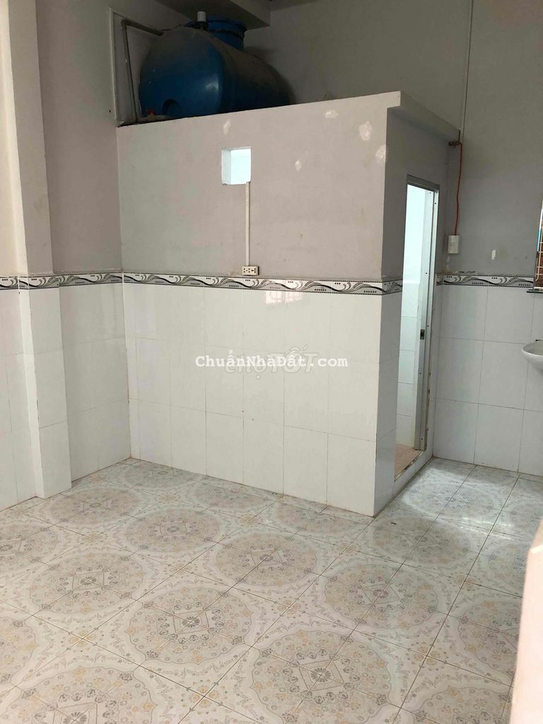 NHÀ 1 LẦU TRÊN LẦU RỘNG RÃI.HẺM TRẦN VIỆT CHÂU