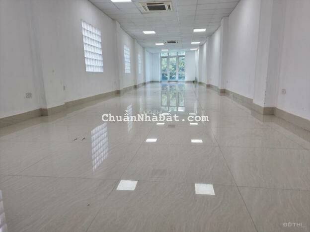 Cho thuê sàn Văn phòng tại mặt phố Bà Triệu 100m2 thông sàn, điều hòa âm trần